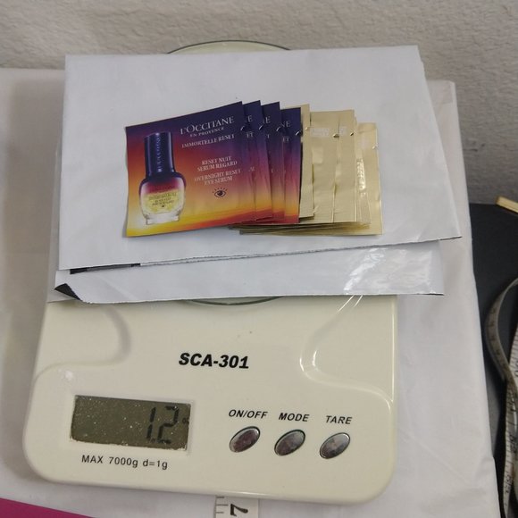 L’Occitane Immortelle Divine Face Cream Reset Serum Eye Serum X 10 Samples NEW - Picture 4 of 4